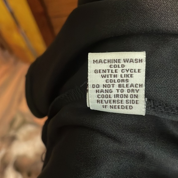 Floral romper - Harmony & Havoc size large - Picture 6 of 7